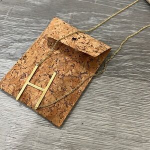 BRAND NEW: ANTHROPOLOGIE ALPHABET NECKLACE ‘H’
